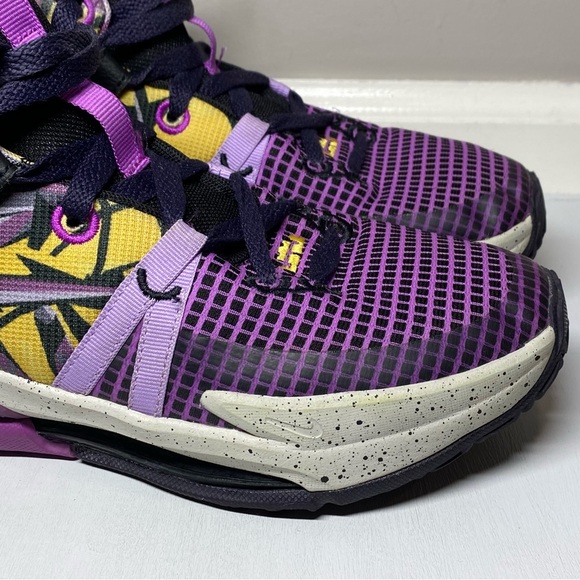 Nike Lebron Witness 7 SE GS Lakers Graffiti Sneakers Size 7Y Shoes - FD0209-001 - Picture 8 of 16